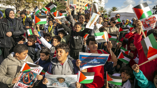 تونس.. عشرات الأطفال في مسيرة دعما لنظرائهم بغزة