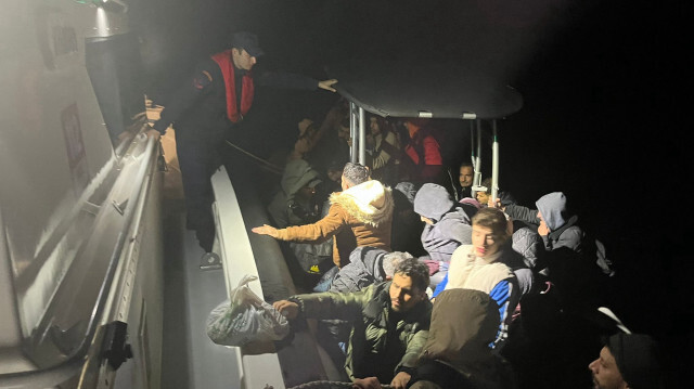 Düzensiz göçmenler, İl Göç İdaresi Müdürlüğüne teslim edildi.