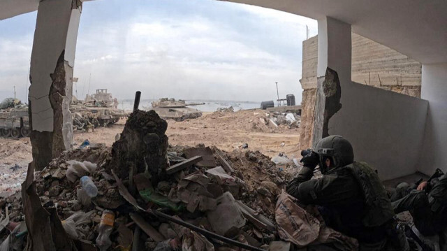 Cette photo diffusée par l'armée israélienne, montre l'armée israélienne lors d'une opération militaire dans le nord de la bande de Gaza.