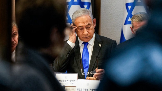 Le Premier ministre israélien Benjamin Netanyahu préside une réunion du cabinet sur la base militaire de Kirya, qui abrite le ministère israélien de la Défense, à Tel Aviv, le 24 décembre 2023.