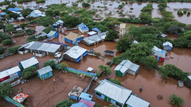 Une vue générale d'une zone inondée à Dolow à la suite d'inondations dévastatrices du 25 novembre 2023.