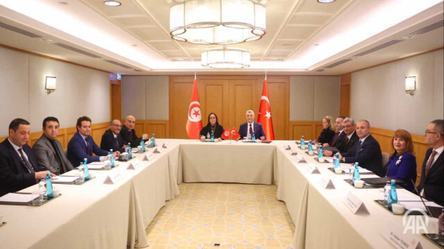 Le ministre turc du Commerce, Omer Bolat et son homologue tunisienne Kalthoum Ben Rejeb Guezzah.