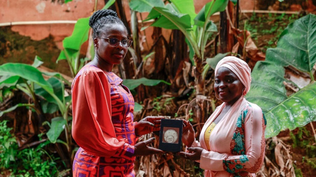 Les lauréates camerounaises du L'Oréal-UNESCO "Young Talent Prize for Women in Science" Hadidjatou Daïrou, 33 ans et Sabine Adeline Fanta Yadang, 32 ans.