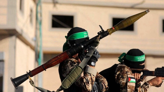 Les Brigades al-Qassam, la branche militaire du mouvement palestinien Hamas, le 04 décembre 2023.