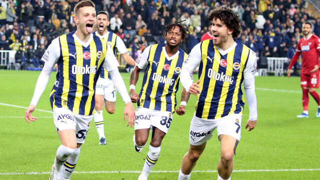 Trendyol Süper Lig 14. haftasında Fenerbahçe evinde Sivasspor’u 4-1 mağlup etti.
