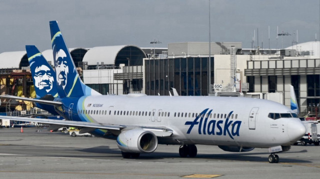 Le pilote américain qui avait tenté de couper les moteurs d'un avion d'Alaska Airlines en plein vol, n'est plus poursuivi pour tentative de meurtre, a annoncé mardi un procureur de l'Oregon.