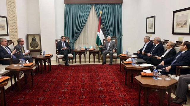 عباس يبحث مع مبعوث البيت الأبيض الحرب على غزة