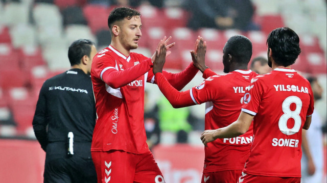 Ziraat Türkiye Kupası 4. tur maçında Samsunspor evinde 3. lig ekibi Tokat Bld Plevnespor’u 3-0 mağlup etti.