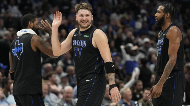 NBA’de Dallas Mavericks, sahasında Utah Jazz'ı 147-97 gibi farklı bir skorla mağlup etti.