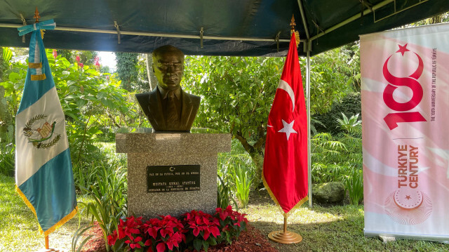 تدشين تمثال لأتاتورك في وزارة الخارجية الغواتيمالية