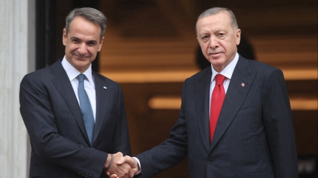 Le Premier ministre grec Kyriakos Mitsotaki et le Président turc Recep Tayyip Erdogan  à Athènes en Grèce, le 07 décembre 2023.