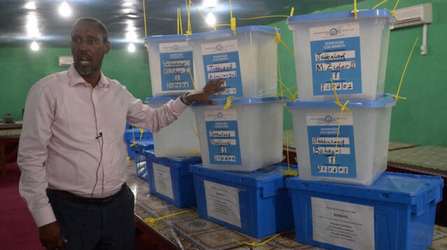 Abdi Ali Rage, président de l'équipe de mise en œuvre des élections indirectes de l'État (SIET) à Kismayo le 15 novembre 2016 (archives).