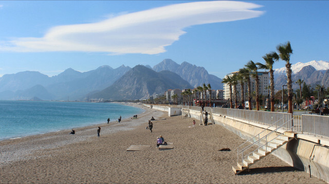 A Antalya, il faisait 18 degrès au 31 janvier. Crédit photo : DHA