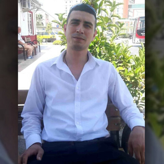 Annesine şiddet uygulayan ağabeyini öldürdü