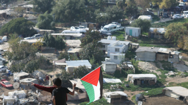 Le village de Khan al-Ahmar, menacé de démolition à Jérusalem, le 23 janvier 2023. Les 190 villageois bédouins exilés du désert du Néguev en 1953 par Israël à Khan al-Ahmar sont déterminés à résister à l'ordre d'expulsion. Crédit Photo : AA