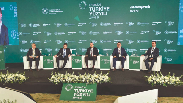 Enerjide Türkiye Yüzyılı Zirvesi’nin son oturumu, MÜSİAD Enerji ve Çevre Sektör Kurulu Başkanı Altuğ Karataş moderatörlüğünde gerçekleşti. 