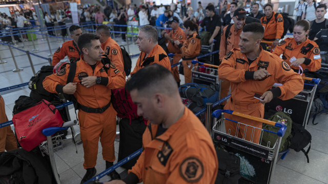 L'équipe de recherche et de sauvetage a achevé ses préparatifs et est partie de Buenos Aires en Argentine pour la Türkiye en raison des séismes de magnitude 7,7 et 7,6 qui se sont produits dans le sud du pays. Crédit photo: AGENCE ANADOLU