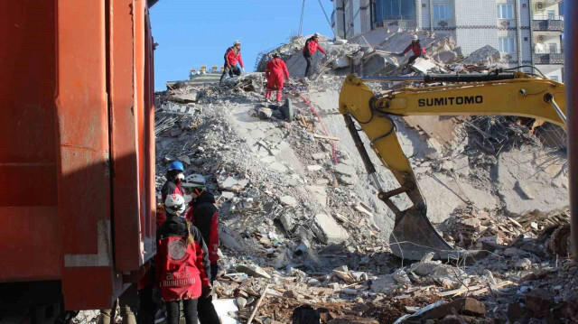 Depremde yıkılan Emre Apartmanı'nın kesilen kolon nedeniyle mahkemelik olduğu ortaya çıktı