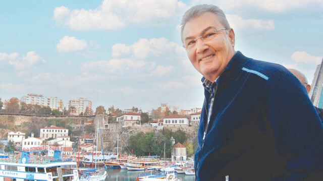 Eski CHP Genel Başkanı ve Antalya Milletvekili Deniz Baykal, 84 yaşında hayatını kaybetti. 