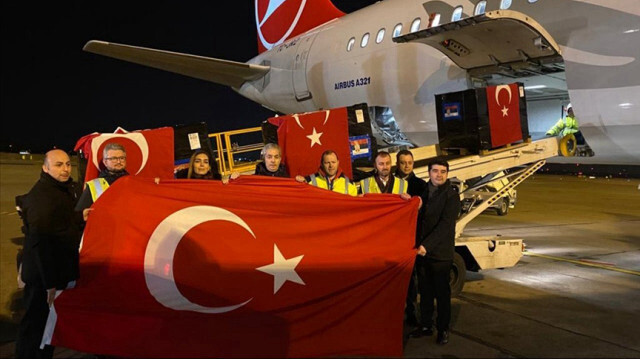 Türkiye'deki depremzedeler için Bosna Hersek ve Sırbistan'ın yardımları sürüyor.
