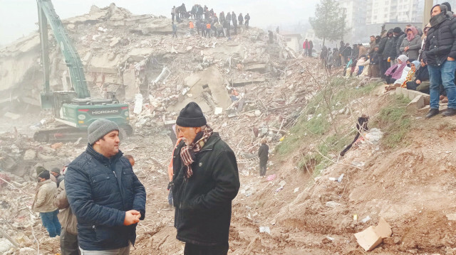 Yeni Şafak Ankara Haber Müdürü Fazlı Şahan depremzedelerle görüştü.