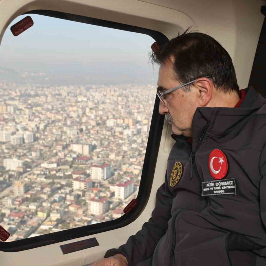 Bakan Dönmez depremden etkilenen Osmaniye’yi havadan inceledi