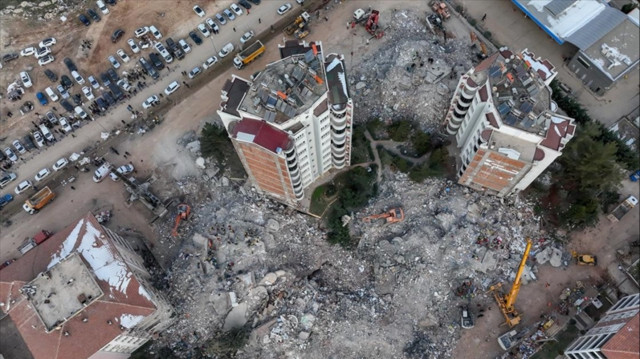  Gaziantep'te yıkılan Ayşe-Polat Sitesi'ndeki binanın enkazı.