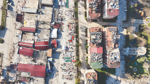 Türkiye, depremin yaralarını sarmak için kenetlendi.