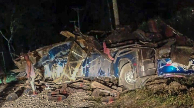 L'état du bus transportant des migrants qui s'est écrasé à Gualaca, au Panama.

Crédit : Pompiers Chiriqui's du Panama / AFP