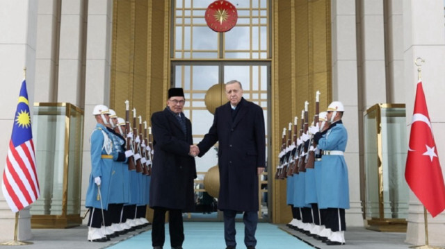 Le président de la République de Türkiye, Recep Tayyip Erdogan et le Premier ministre malaisien Anwar Ibrahim. Crédit photo: Diyar Güldoğan  /AA