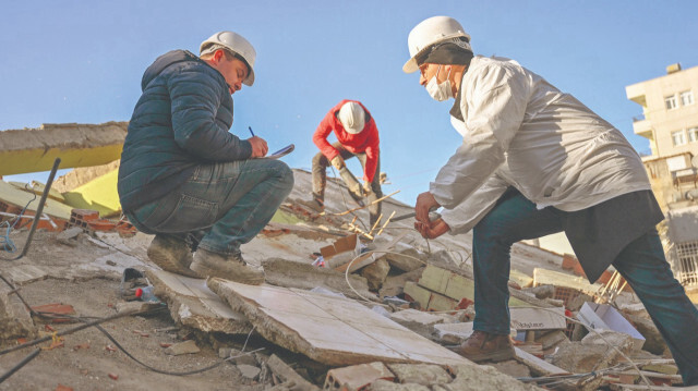 Adalet Bakanlığı, 600 uzman bilirkişiyi deprem bölgesinde görevlendirdi.
