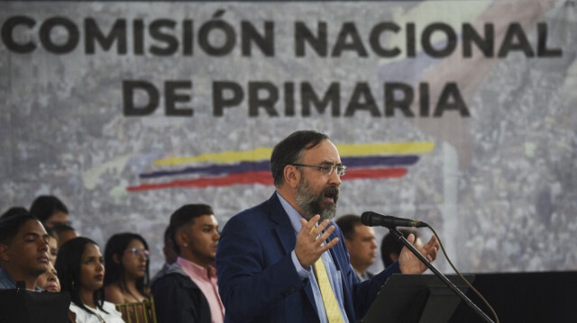 Le président vénézuélien de la Commission nationale des primaires (l'opposition) , Jesus Maria Casal,  d'une conférence de presse. Crédit: Miguel ZAMBRANO / AFP