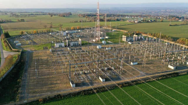 Une  centrale électrique dans la campagne de Saint-Laurent-de-Terregatte, dans l'ouest de la France.Crédit: Damien MEYER / AFP