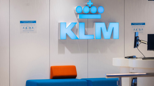 Le logo de la compagnie aérienne néerlandaise KLM à un comptoir d'enregistrement, à l'aéroport de Schiphol.Crédit: Evert Elzinga / ANP / AFP
