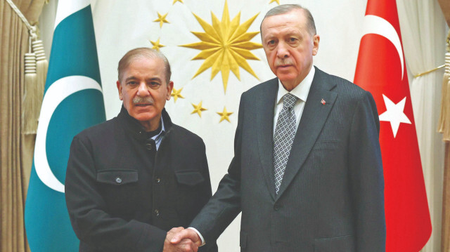 Cumhurbaşkanı Erdoğan, Külliye’de Pakistan Başbakanı Şahbaz Şerif’i kabul etti.