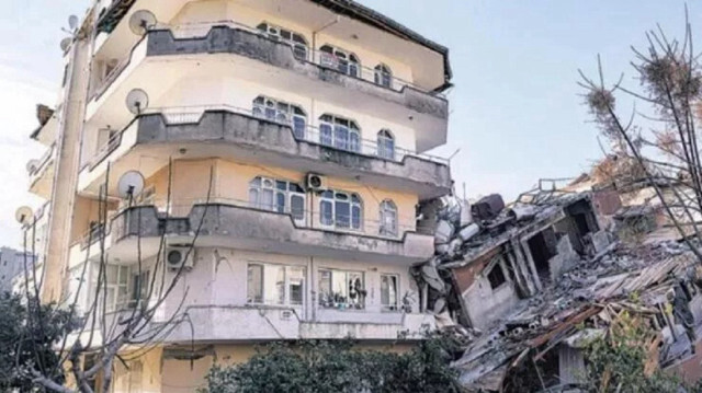 Hatay'da depremden zarar görmeyen bina.