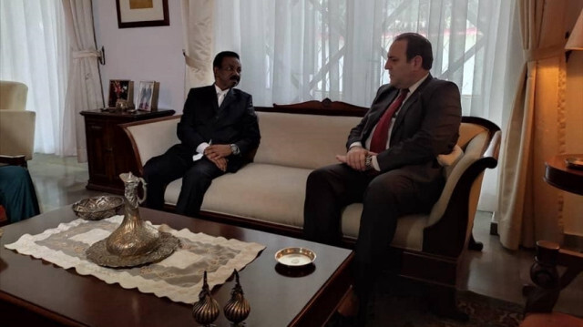 Le président de l’Assemblée nationale de la République démocratique du Congo (RDC), Christophe Mboso(G) et l'ambassadeur turc Murat Ulku Buyukelci (D). 
Crédit Photo: AA