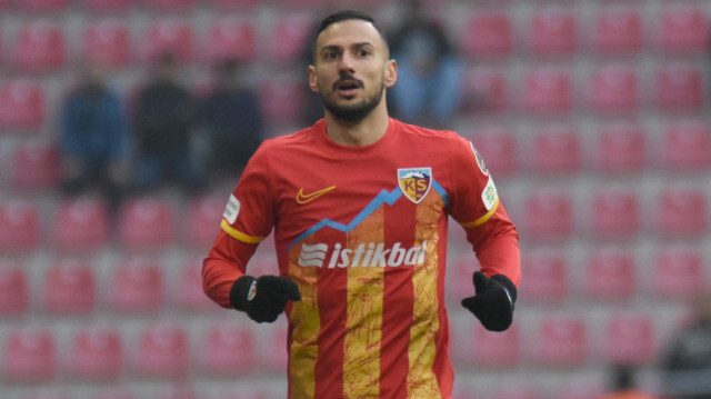 Onur Bulut bu sezon Kayserispor formasıyla çıktığı 23 resmi maçta 3 gol 4 asist yaptı.