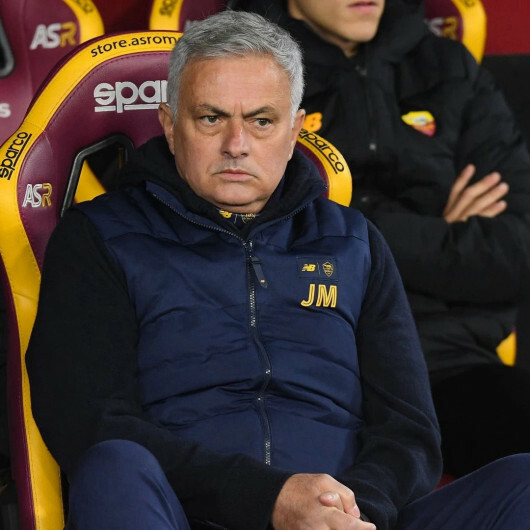 Mourinho'ya büyük şok: Lig sonuncusuna elendiler
