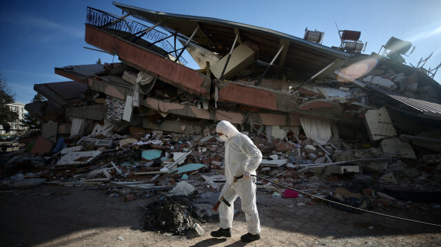 Kahramanmaraş merkezli depremlerin ardından yapılan dezenfekte çalışmaları.
