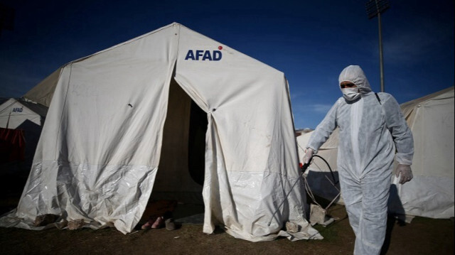 Kahramanmaraş'ta çadır kentler dezenfekte ediliyor.