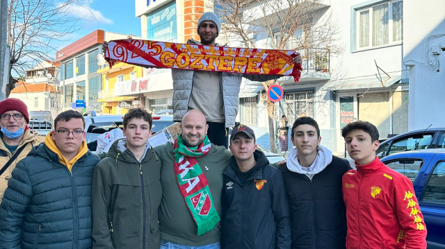 İki camianın taraftarları deprem bölgelerinde de bir araya gelmişti.