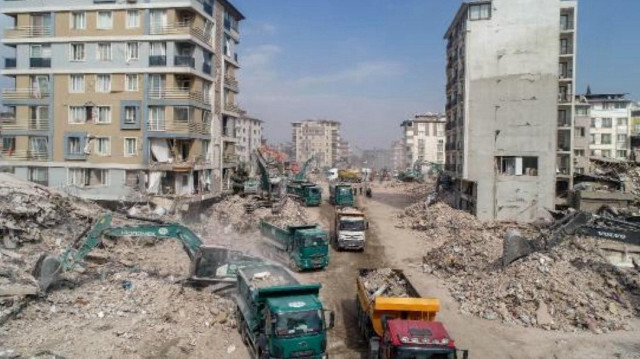 
Hatay'da yıkılan 52 binada daha enkaz kaldırma çalışması başlatılacak