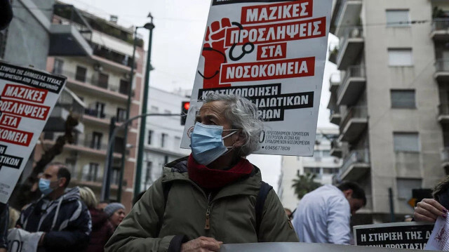 Yunanistan'da sağlık çalışanları sistemin güçlendirilmesi için eylem yaptı.