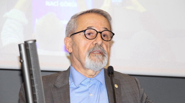 Jeolog Prof. Dr. Naci Görür, yoğun aktif fay sistemine sahip olduğunu belirttiği İzmir için deprem uyarısında bulundu.