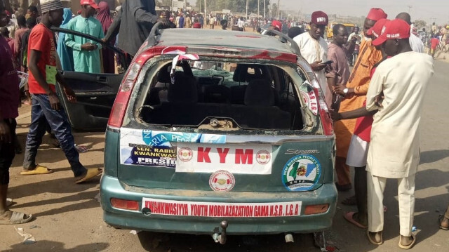 Nijerya'da muhalefet partisi adayının destekçilerine pala ve sopalarla saldırı düzenlendi.