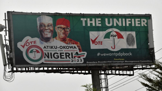 Affiche électorale à Akwa. Crédit photo : PIUS UTOMI EKPEI / AFP