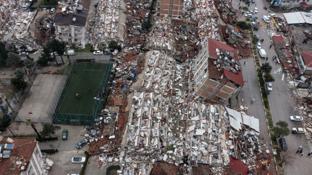 10 ilde etkili olan deprem büyük yıkıma neden oldu. 