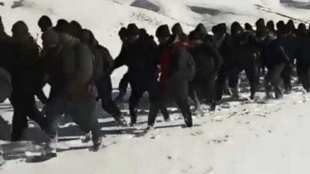 Van'da İran'dan giriş yapan onlarca göçmen yakalandı.
