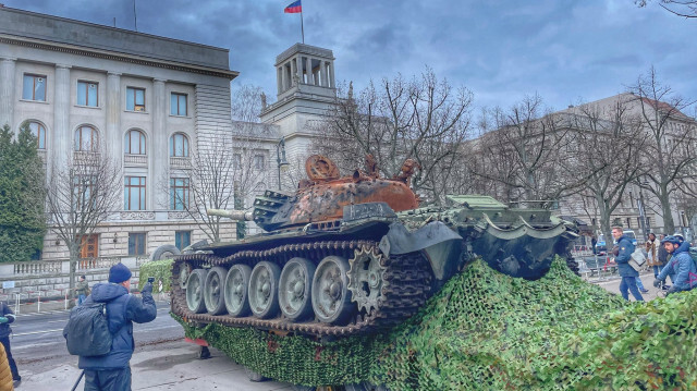 Подбитый российский танк в центре Берлина | Политика